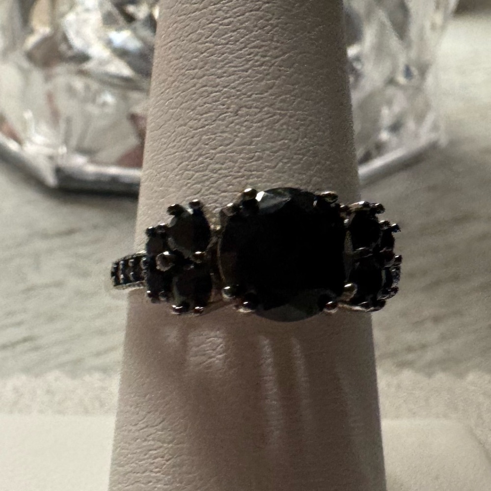 Black Spinel Style Cocktail Ring | Silver Tone | Gothic Statement Ring | Size 8 - Picture 8 of 11